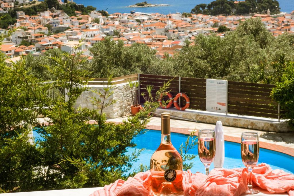 Blue Horizon Studios Skiathos Town Bagian luar foto