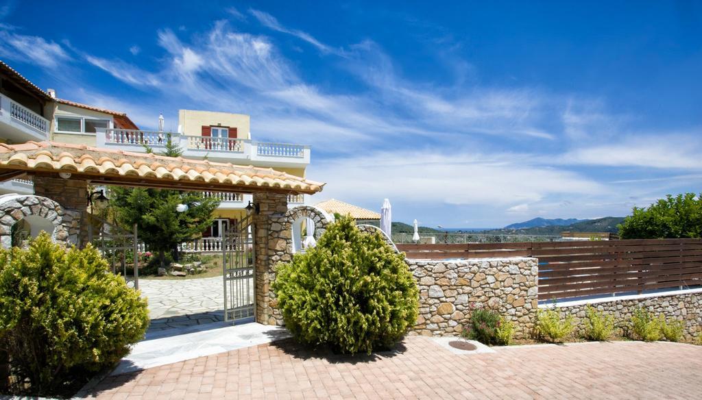 Blue Horizon Studios Skiathos Town Bagian luar foto