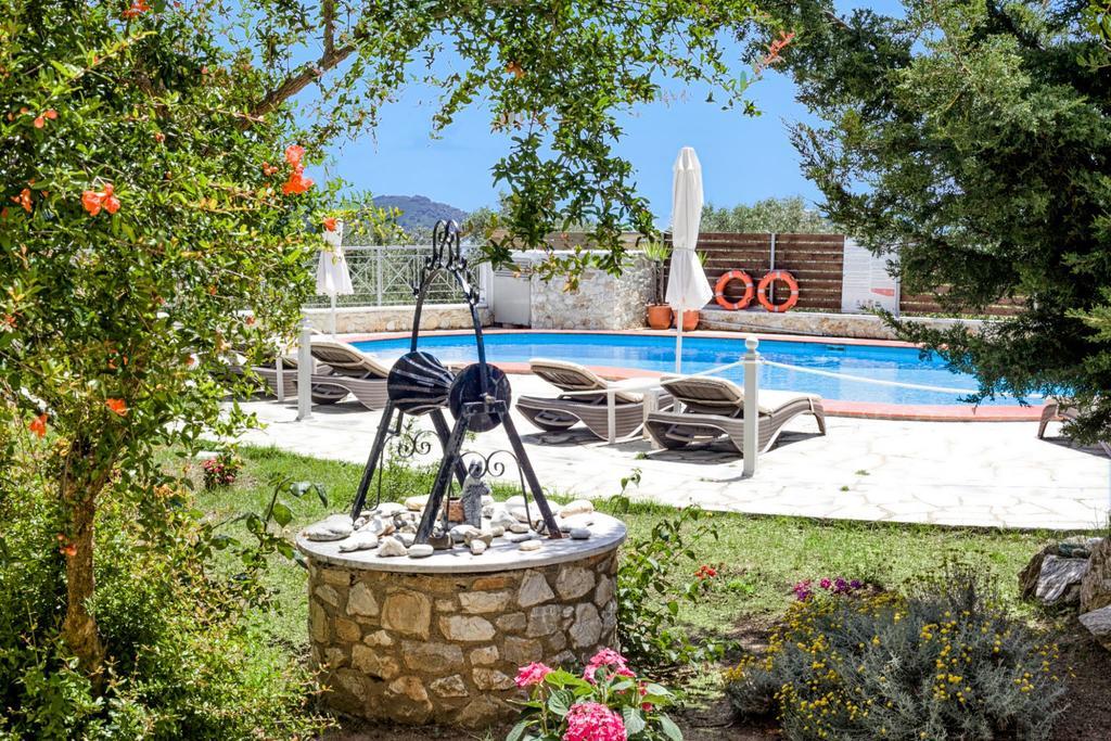 Blue Horizon Studios Skiathos Town Bagian luar foto