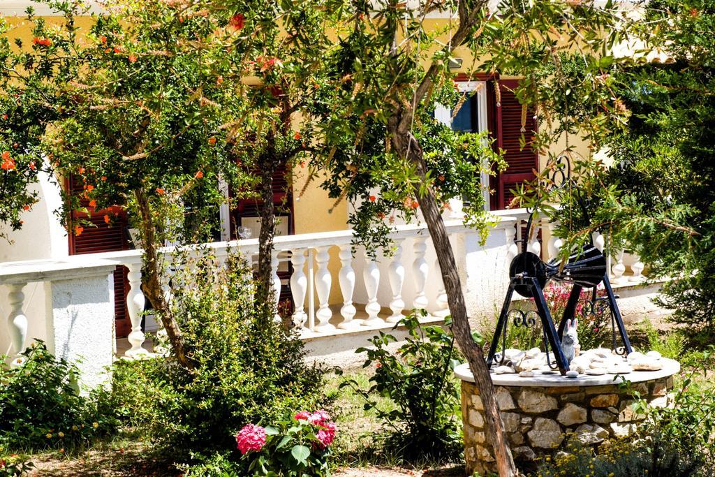 Blue Horizon Studios Skiathos Town Bagian luar foto