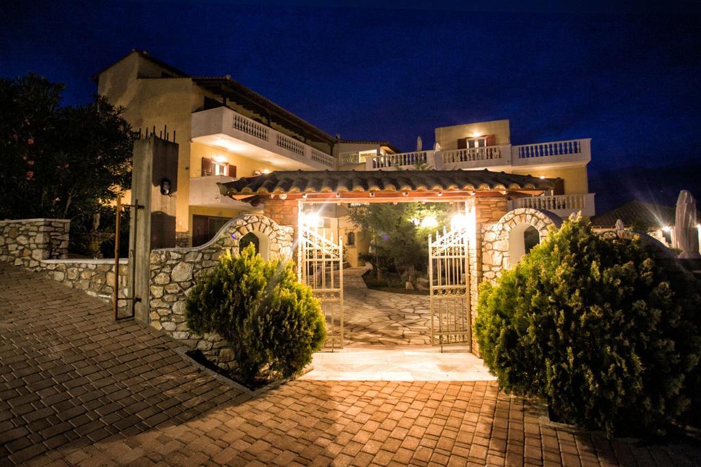 Blue Horizon Studios Skiathos Town Bagian luar foto
