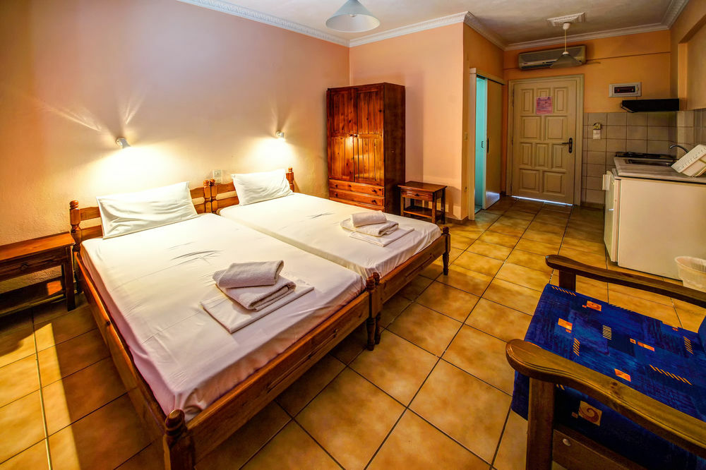 Blue Horizon Studios Skiathos Town Bagian luar foto