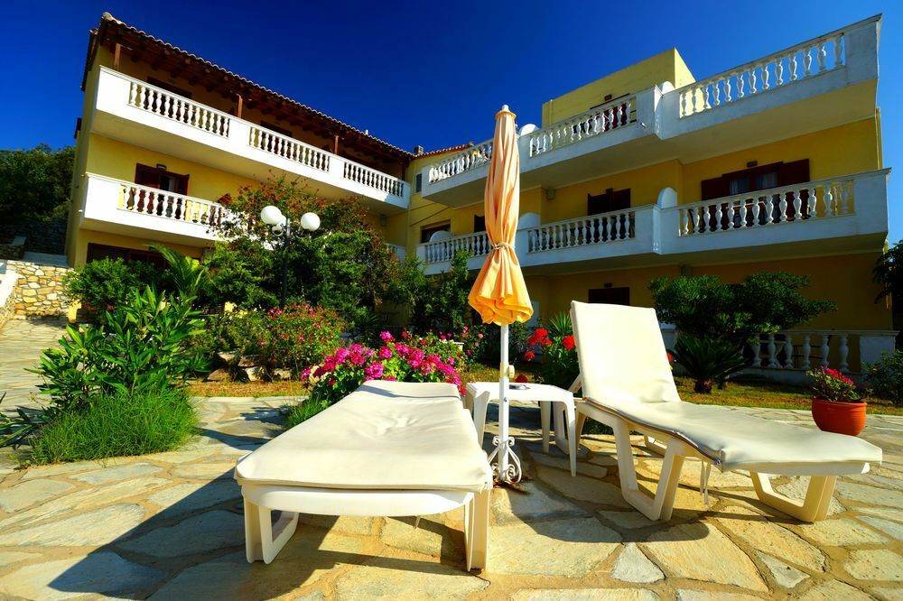 Blue Horizon Studios Skiathos Town Bagian luar foto