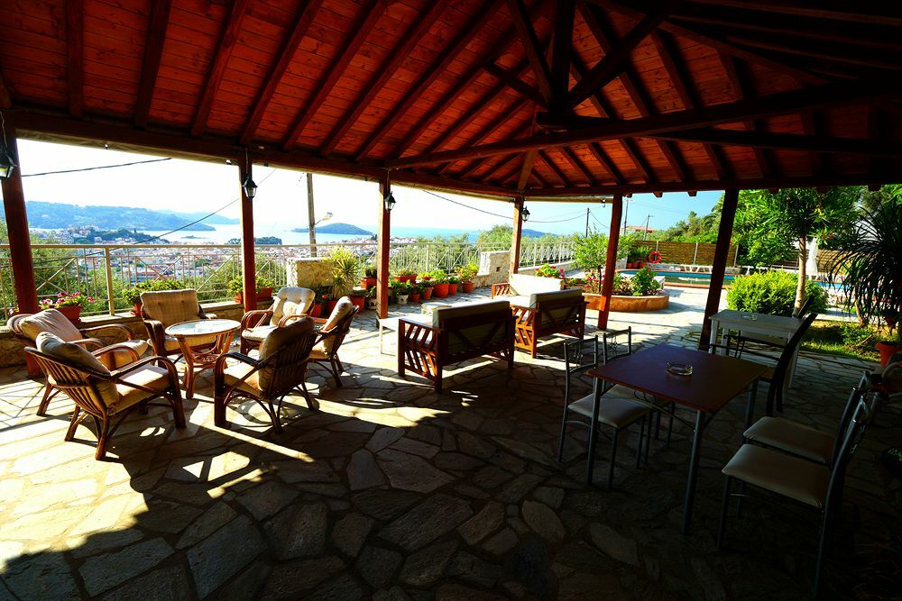 Blue Horizon Studios Skiathos Town Bagian luar foto