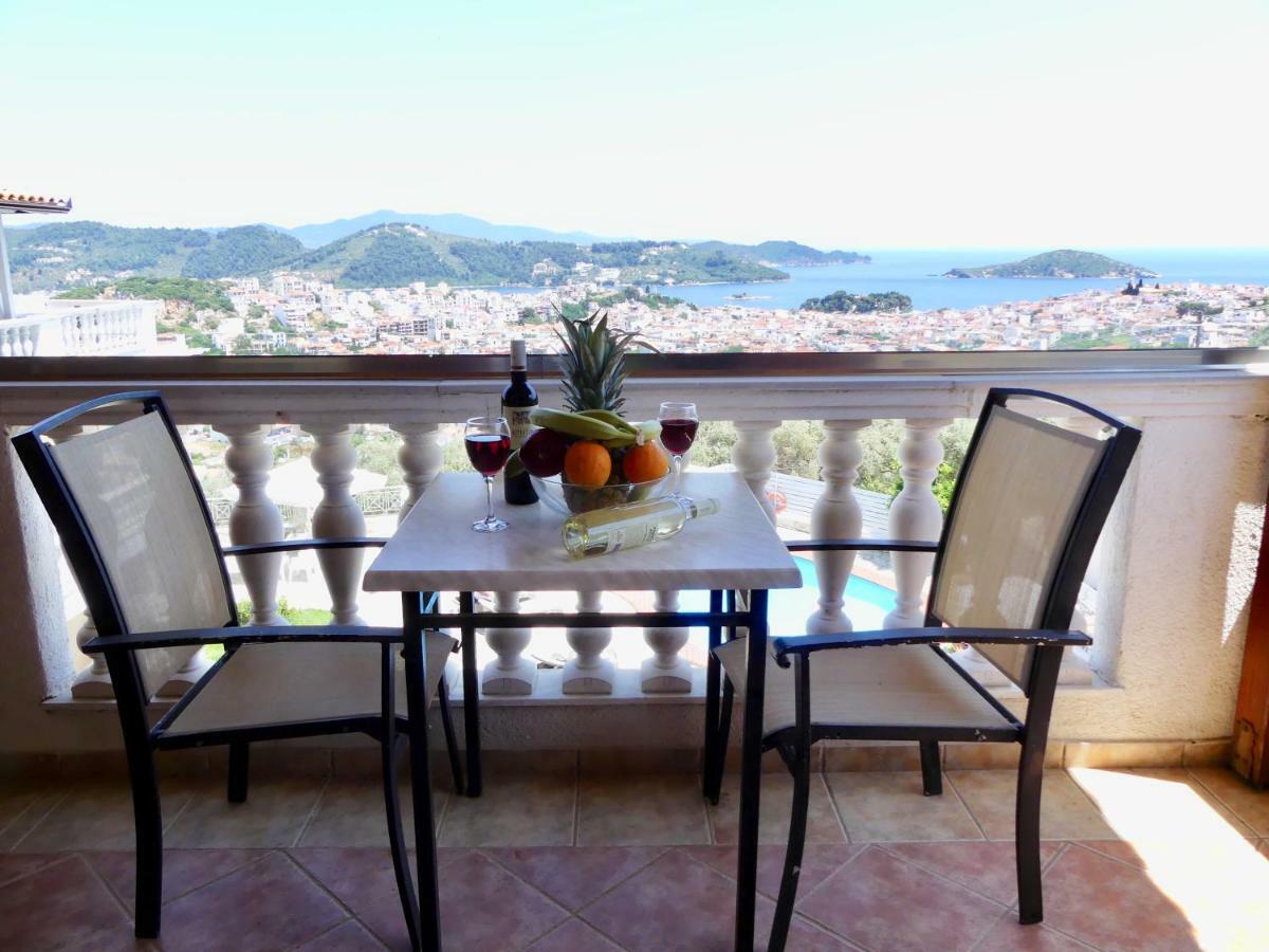 Blue Horizon Studios Skiathos Town Bagian luar foto