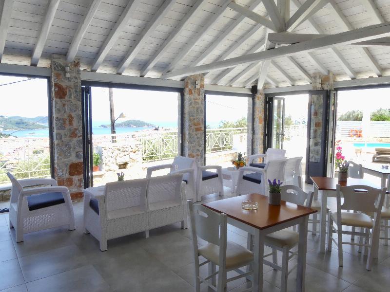 Blue Horizon Studios Skiathos Town Bagian luar foto