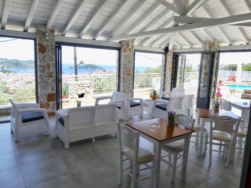 Blue Horizon Studios Skiathos Town Bagian luar foto